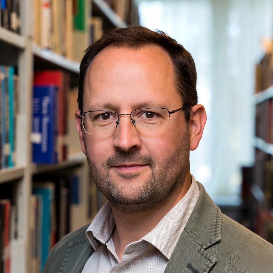 Escrever com intenção e impacto. Desenvolver textos que comuniquem a essência da ONG, apresentem soluções com clareza e convidem à ação com respeito, profundidade e inteligência emocional.